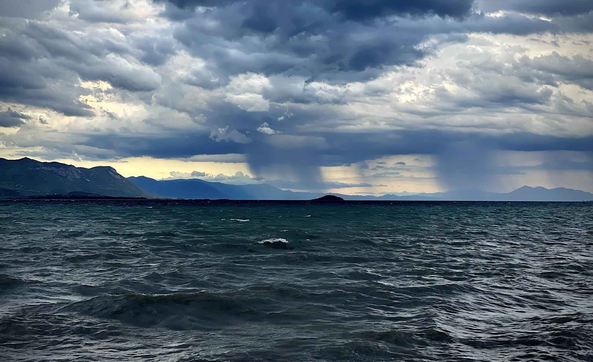 Stormy weather in the Malian Gulf.