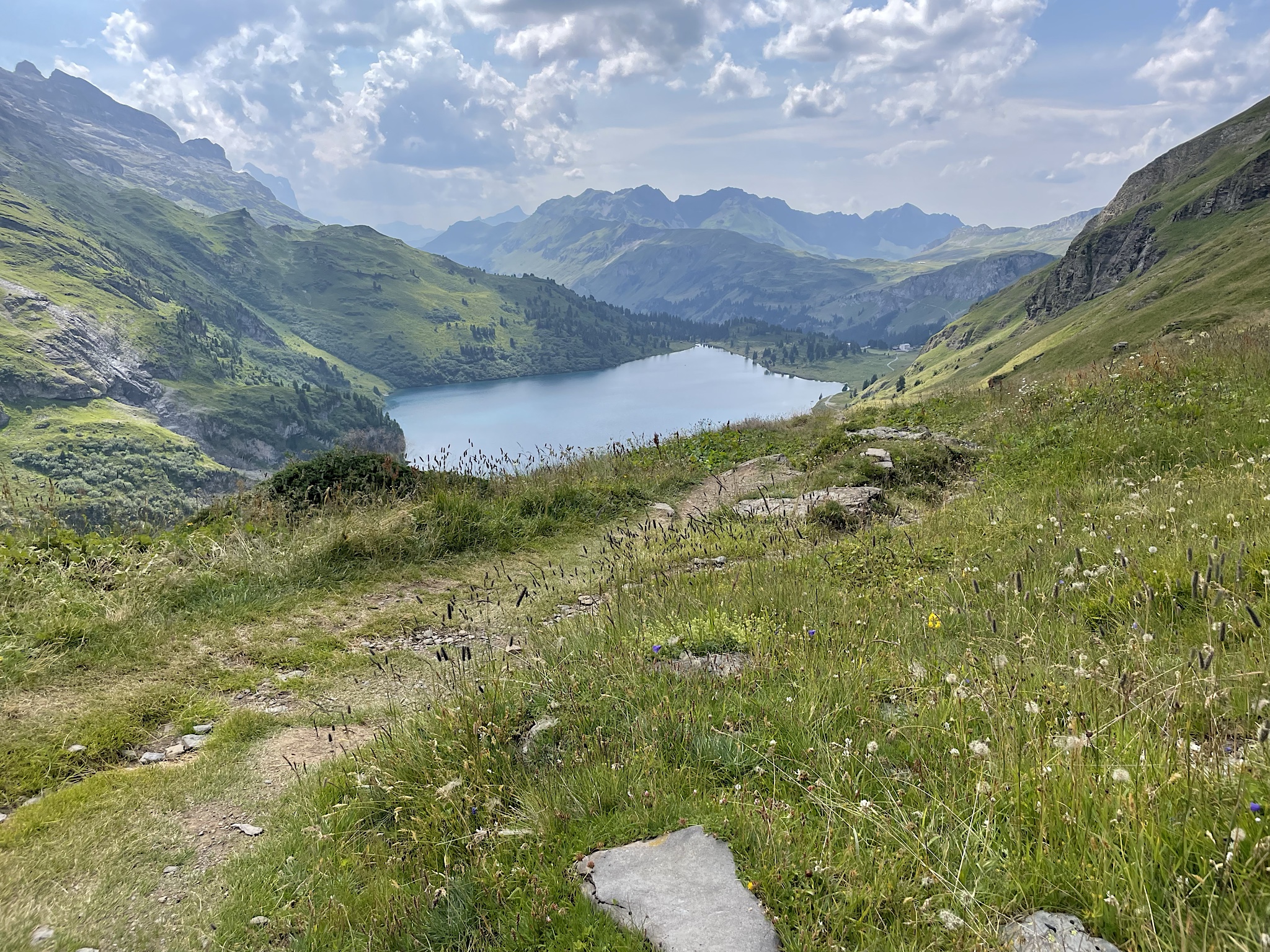 The lake by Engslenalp.