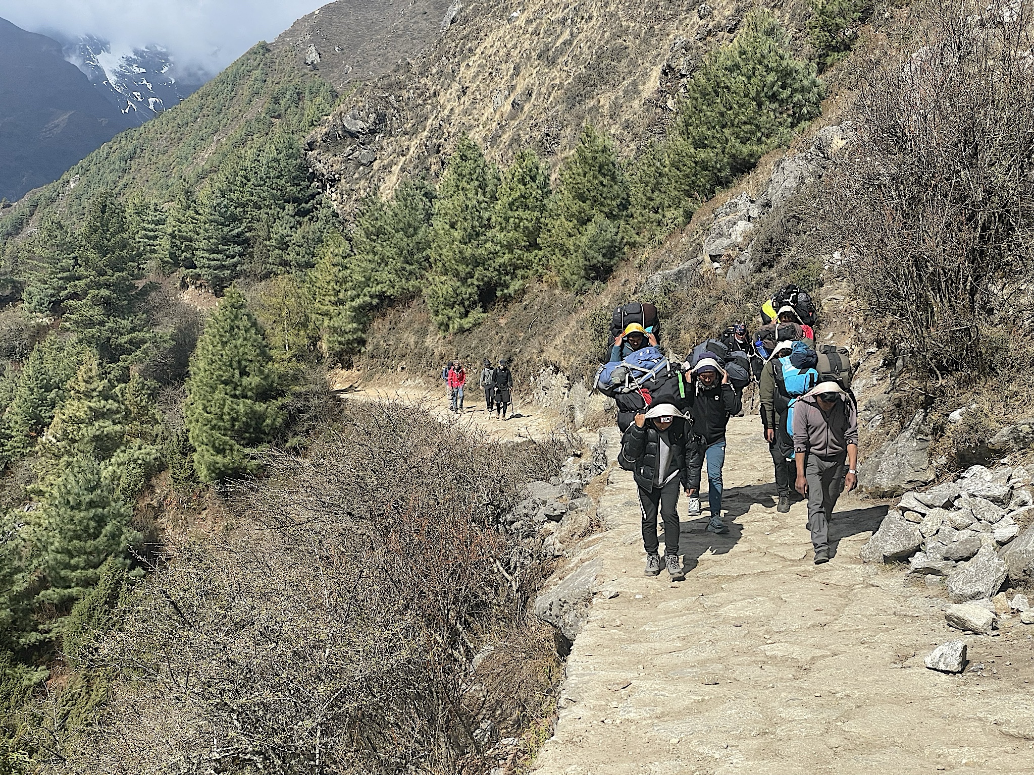 Lots of people can walk abreast.