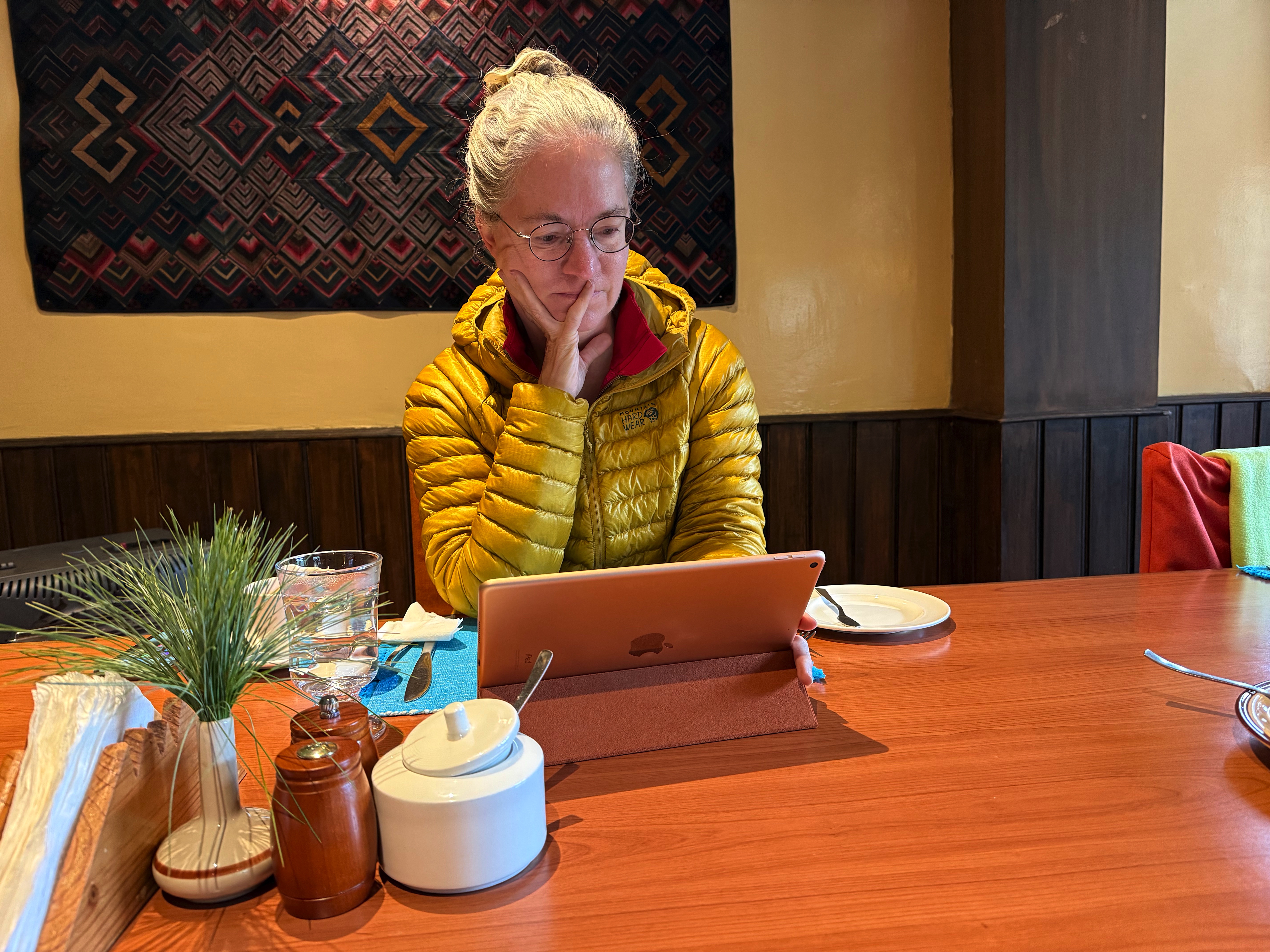 I went down to the dining room early and drank several cups of tea while reading my ipad.